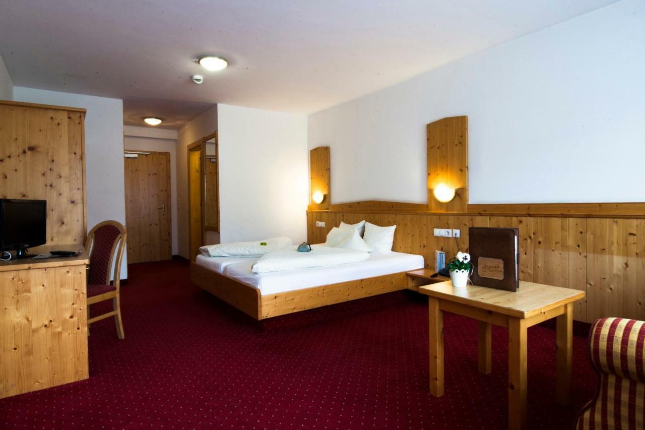 Familienhotel Alpina All Inklusive Wenns Exterior photo